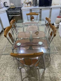 طاولة طعام • ٦ كراسي • نظيف