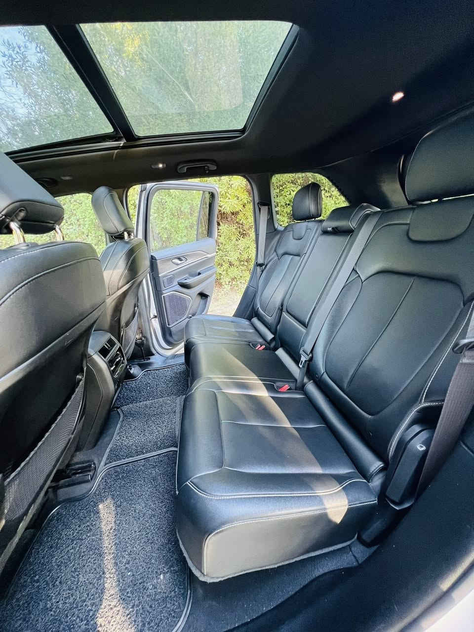 السلام عليكم جيب كراند شيروكي 4XE 2024 وارد امريكي

Jeep Grand Cherokee 4Xe 2024 2.0

         حجم المكينه : 2000  تيربو + هايبرد + بلك ان 

المسافة المقطوعة : 28الف ميل 

الضرر : جاملغ وبنيد صبغ ومباوك الباب. 

          حالة الايرباك : دركه + دشبول

#مواصفاتها

1.شاشه 
2.بصمه

3. تشغيل عن بعد

4.دمام خلفي

5.كشنات جلد

6.كشن السايق ميمري

7.كشنات كهرباء

8.صندوك كهرباء

9.حساسات خلفيه

10. قطع تبريد 

11.اشاير بالمري

12.رادار امامي

13.رادارات 360

14.ثلاث وضعيات قياده

15. بنوراما فتحتين

16. كير ماوس

17. نظام منحدرات

18. هيترات بالكشنات 

19.ويل كب كرو

20.لايتات لد

21.بكلايت لد

22.كشافات

23.بصمة ابواب

بيه تخم تاير ويل مال سومت جديد 

فول مواصفات 1/1 جاهزه مرقم بغداد تحويل ثاني يوم

#السعر295 شراي انتصل وبيك خير 
 ***********
