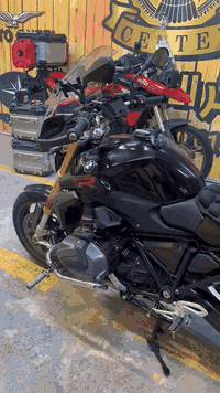 BMW R1250R 2020 هي دراجة نارية نِيكِد (بدون فيرنج كبير) بمحرك Boxer ثن...