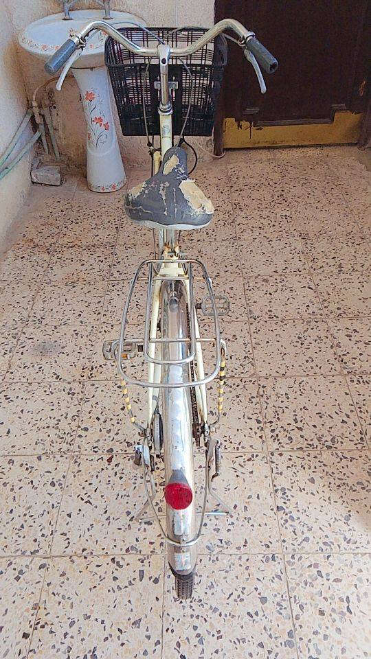 السلام عليكم بيسكل ياباني حجم 26 حاوية كامل للبيع العنوان ماجدية شارع الملعب السعر 75 وبي مجال رقم للشراي  ***********
