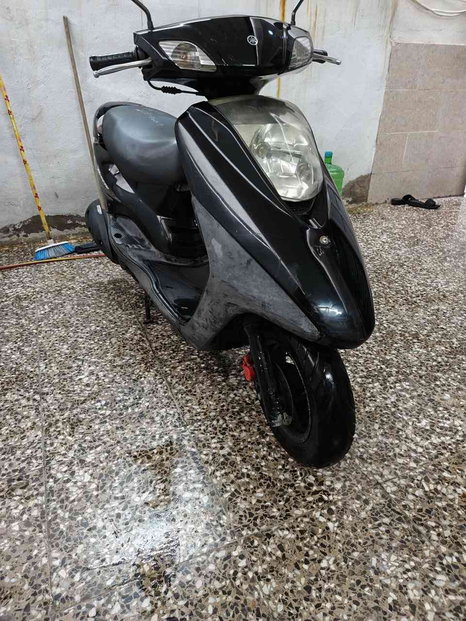 سلام عليكم ابريز فحل لايت ناصي مكفوله كفاله عامه رنبه مختمه برغي ما مفتوح بيها 850 وبيها مجال قليل حك الجيه مكان الدورة ابو الدشير ***********
