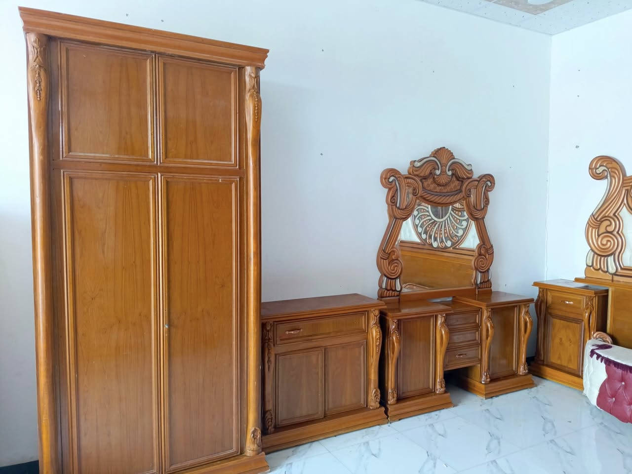 غرفة نوم صاج عراقي درجه اولى زان نضافه واحد عله واحد السعر مليون و ٦٠٠ وبيها مجال للطيبين للاستفسار ***********
