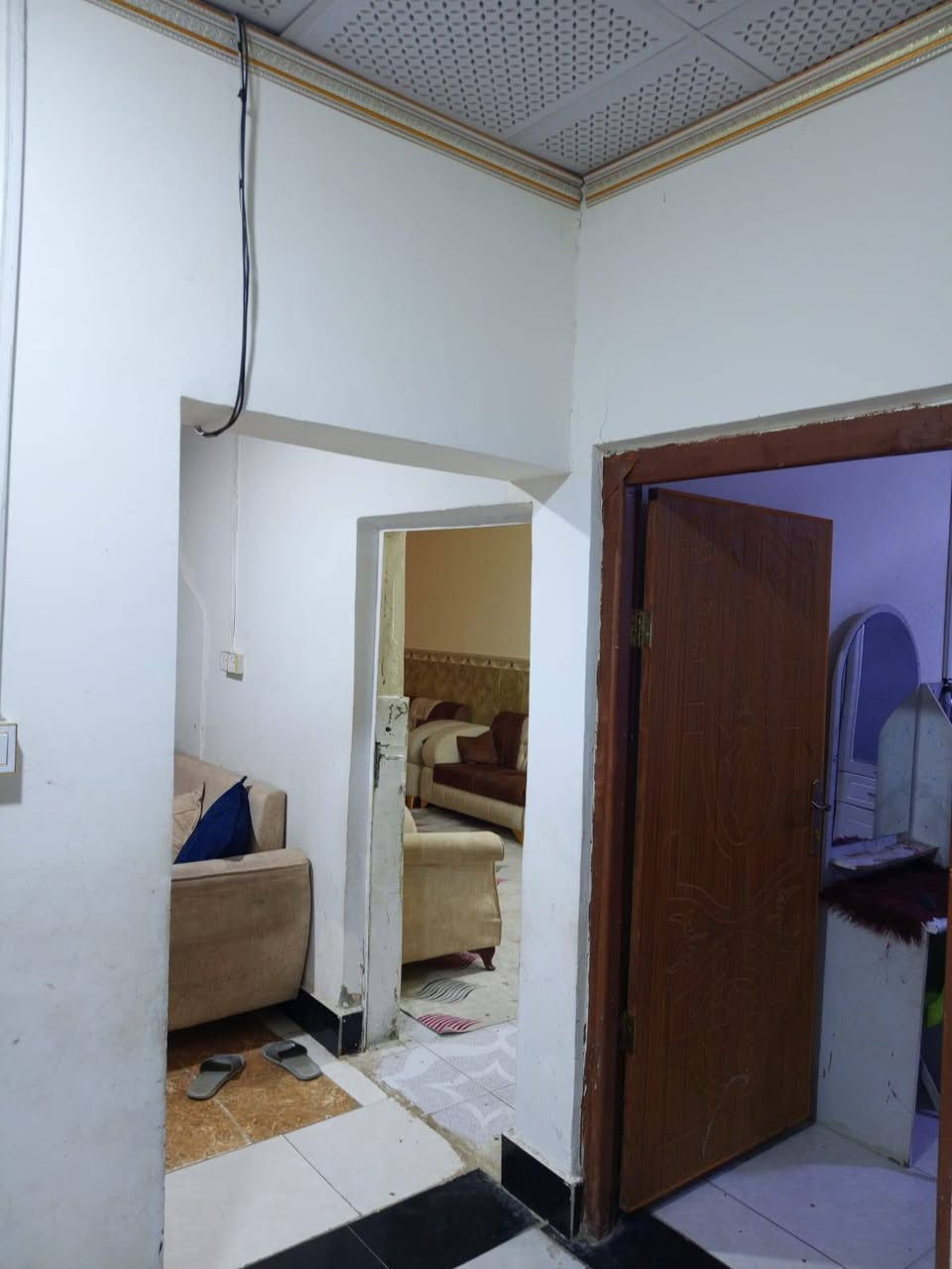 السلام عليكم بيت للبيع طابو ملك صرف المساحه 160 المكان ابي الخصيب نهر خوز يبعد ع السايدين الجوه 100 أو 150 متر السعر 90 مليون وقابل لتفاوض الاتصال على الرقم ***********
