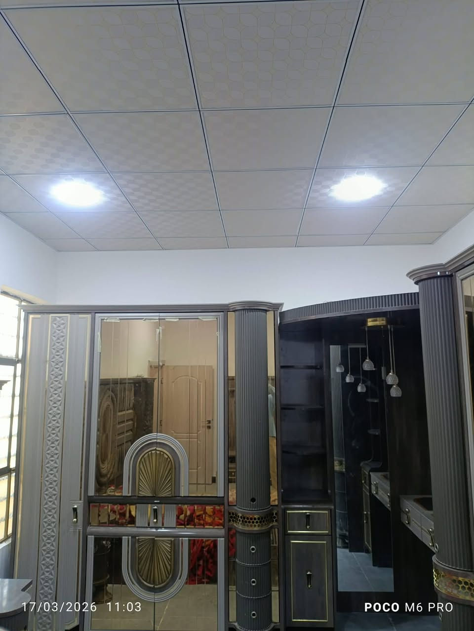 سلام عليكم بيت مساحه 100 متر واجه 6ونص ونزال 16 حي الامين قريب ع شارع العام نزله سيد حسين ابو الانشائيه بيت جديد  بناء 2026 
***********
