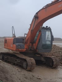 حفاره Zللبيع  موديل 2006  بدون ايي نواقص تنكرر سلف وتتوكل جاهزه .. اوو...