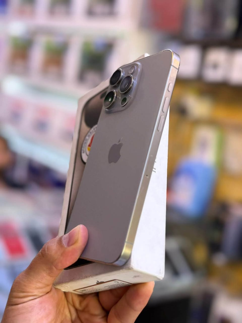 ايفون 15 برو ماكس ماستر عربي 
مستبدل الشاشه وبطاريه اصليات شرط اصليات 
الشاشه 400 الف نوعيه ممتازه والبطاريه 80 الف 
الذاكره 256 جهاز كله شغال وع ضمان 
السعر : 820 الف وبي حك جيه 
النجف الاشرف 
بدوون ملحقات


**إذا كنت صاحب هذا الإعلان وتريد حذفه لأي سبب، رجاءا أرسل رسالة إلى الدعم الفني**