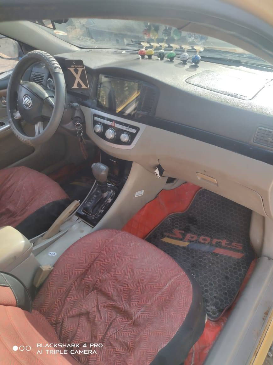 السلام وعليكم ليفان موديل 2011كير ومكينه كورله مكفولات مصفره هيئه وغرامات مصبوغه عام بيها ضربه بلجاملغ لخلفي ومعمره رقم انكليزي ب40وبيها مجال قليل مكانها بغداد ابو غريب ***********
