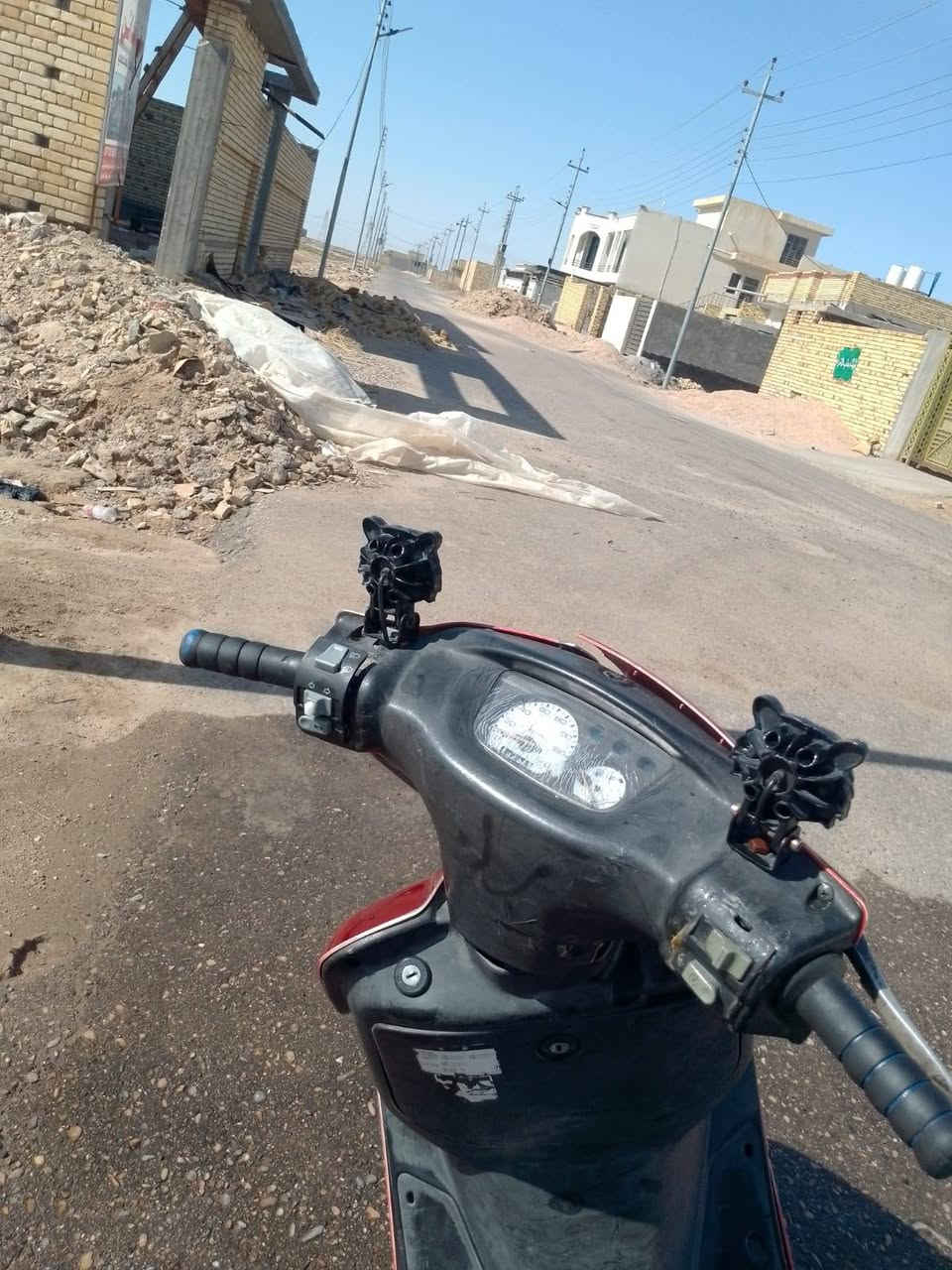 ***********
دراجه فراشه للبيع مكينه ما مفتوحه اوراق ب اسمي بس عوزها ترتيبات بسيطه السعر 250 وبيها مجال قليل المكان ميسان
