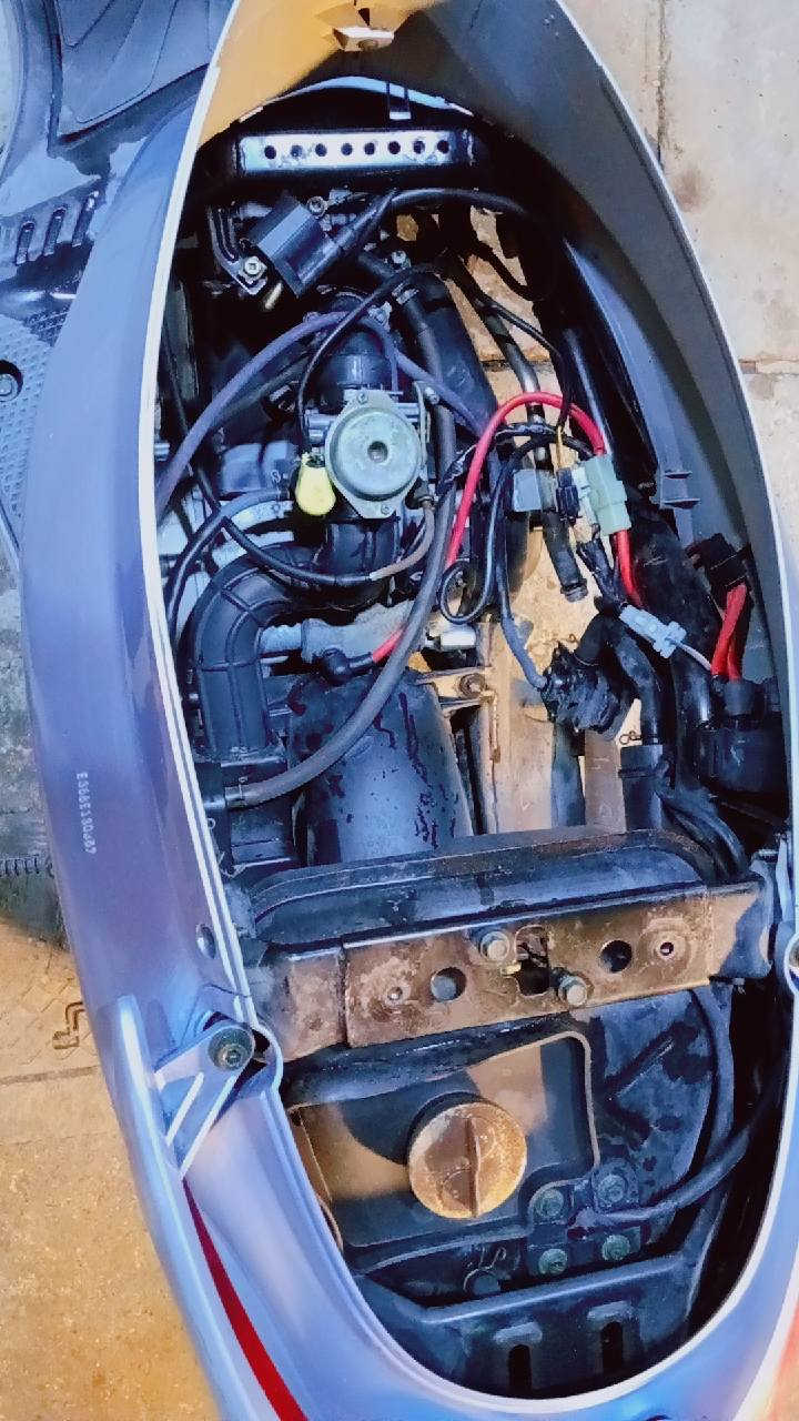 سلام عليكم بريز لايت جوة كفالة عامة من كفر ومكينة دراجة اخت الرمبة عارضهة 750 وبيهة مجال قليل الشراي يخابر مكاني جسر ديالة ***********
