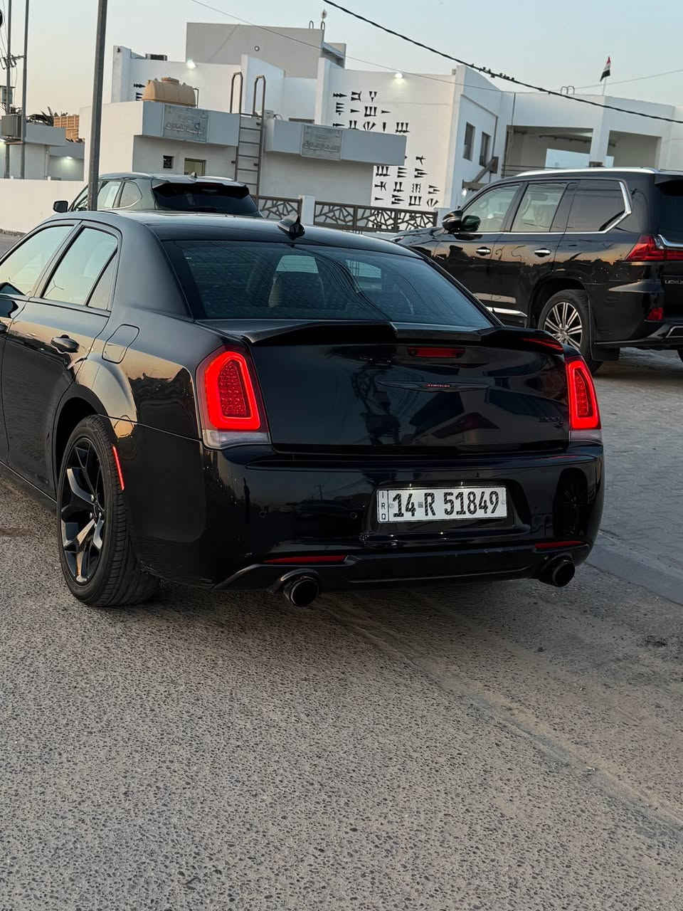 السياره فول مواصفات S 
ماشيه 63000km
تبديل فقط 3 قطع امامي 
محرك 3600
السياره رقم بصره تحويل ثاني يوم 
السياره مكانها بصره 
*********** البصرة, العراق
