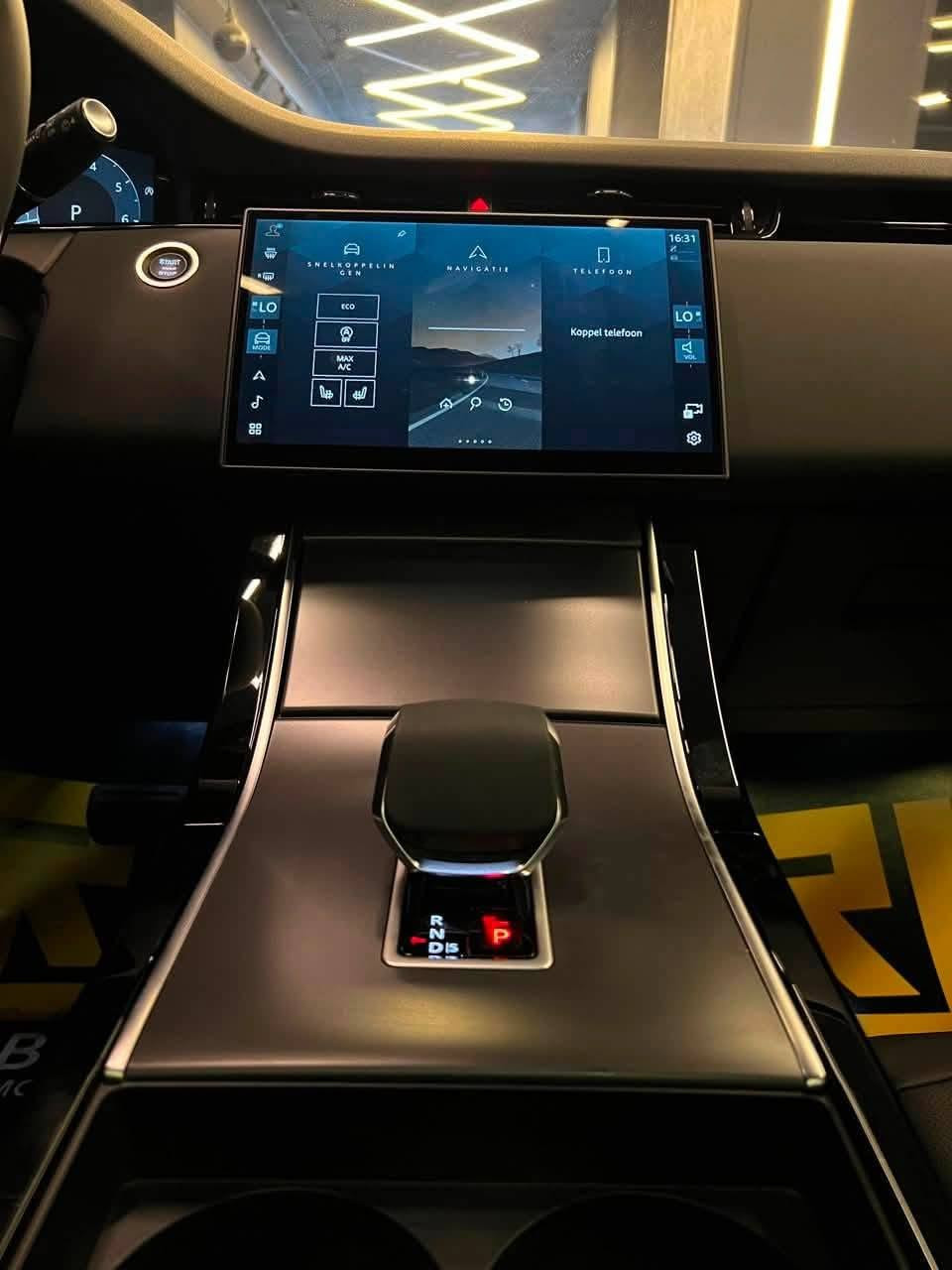 Range Rover Evoque
P160 R-Dynamic 
model 2026 
zeroo 
Keyless start 
LED & Auto Headlights
Adaptive Cruise Control
Apple CarPlay & Android Auto

سقف بانوراما 
جنوط 19 انش 
كراسي كهرباء + ميموري 
كاميرات 360 
لون اسود فرش اسود 

السعر : 4,050,000


**إذا كنت صاحب هذا الإعلان وتريد حذفه لأي سبب، رجاءا أرسل رسالة إلى الدعم الفني**