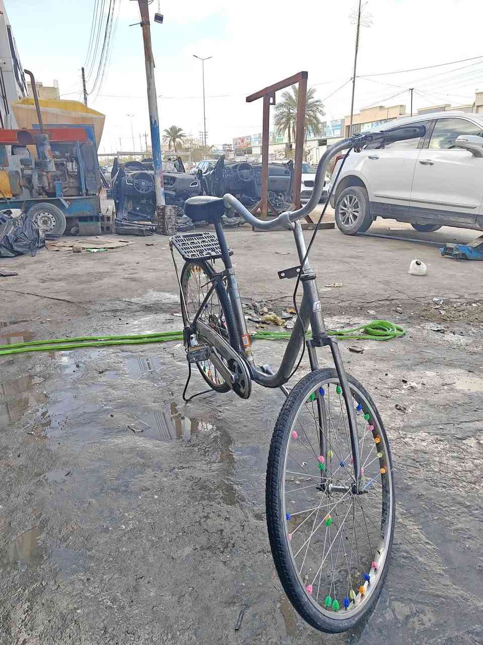 سلام عليكم 
بايسكل للبيع حجم 24 
السعر 60وبي مجال 
الي يريده يراسل على الخاص


**إذا كنت صاحب هذا الإعلان وتريد حذفه لأي سبب، رجاءا أرسل رسالة إلى الدعم الفني**