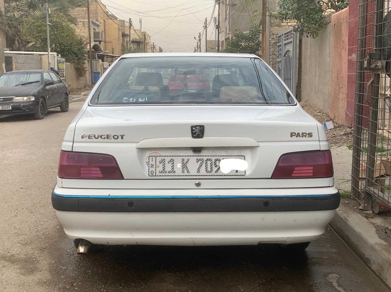 السلام عليكم بيجو بارص 2018رقم بغداد بأسمي. تحويل ثاني يوم رقم انكليزي جديد 
السياره جاهز من كلشي 
تبريد وتدفئة خير من الله
سياره بدون ضربه 
بيه بارد اربع اصابع بلجاملغ اليمن 
تخم تاير جديد
دوشمه داخليه كامله 
شاشه كبيره 
تحكم استبرن 
كير ومحرك خير من الله 
مكاني البياع حي التراث 
رقم ***********
السعر 69وبيه مجال
