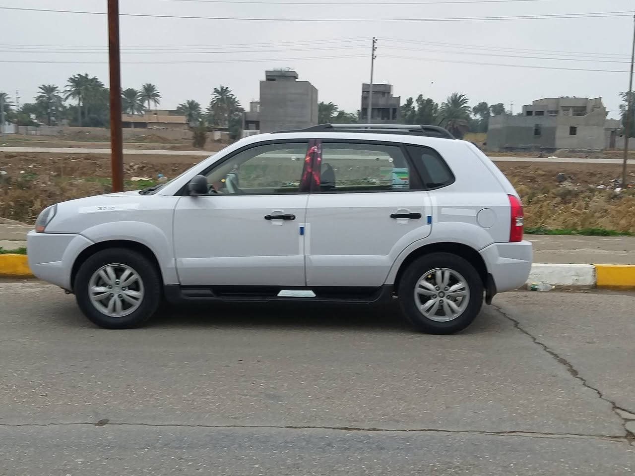 توسان 2010. كفالة عامة.  باسمي.خليجي تبريد تدفئة.   سيارة جديدة ماشية 164. سونارين بالصور.  السعر 128. مكان السيارة بعقوبة المركز ت***********.  السيارة احلى من الصور
