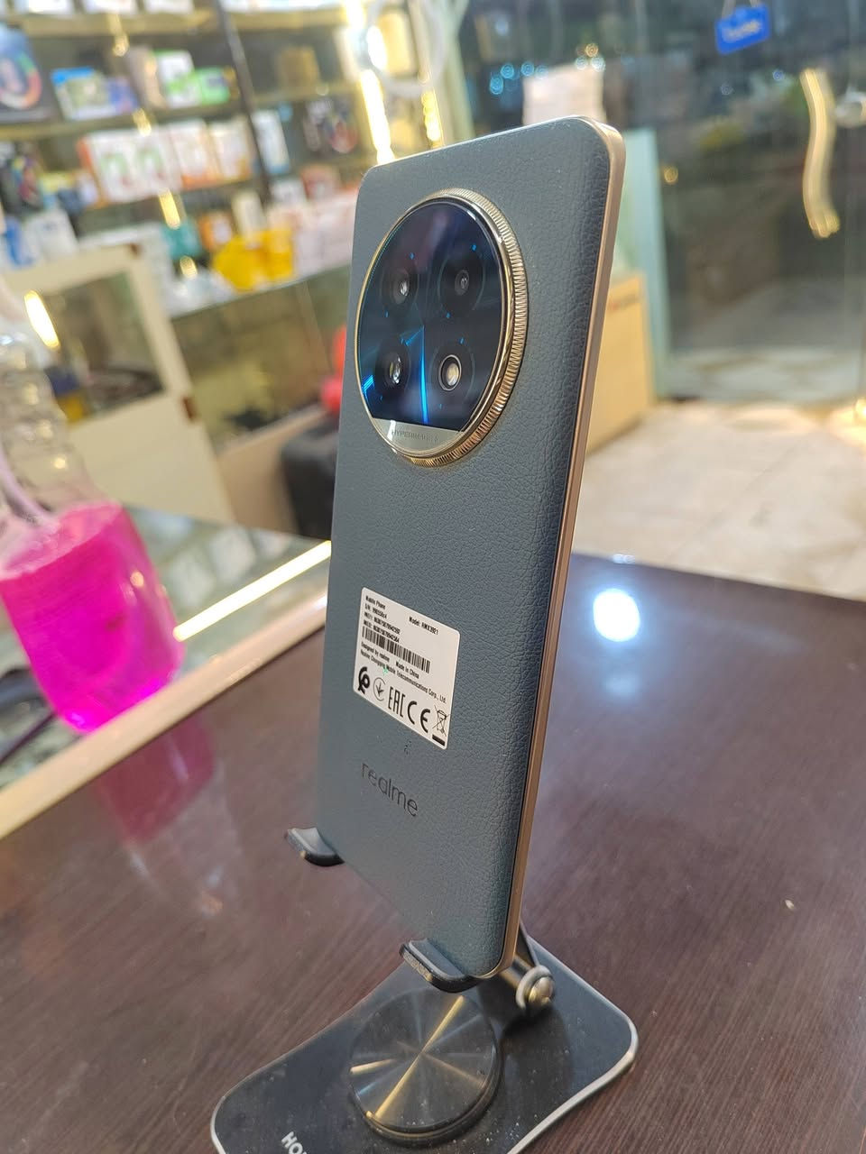 السلام عليكم جهاز ريلمي 13 برو بلص 5G ذاكره 512 رام 24 /12+12 مستعمل شهر اخو الجديد شرط شخط مابي  غراض موجوده الاصليه السعر 375 الف مكاني جانب الأيمن حي 17 تموز ***********
***********
