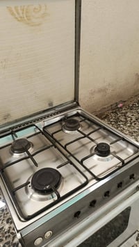 طباخ • نضيف • نقص بالعيون