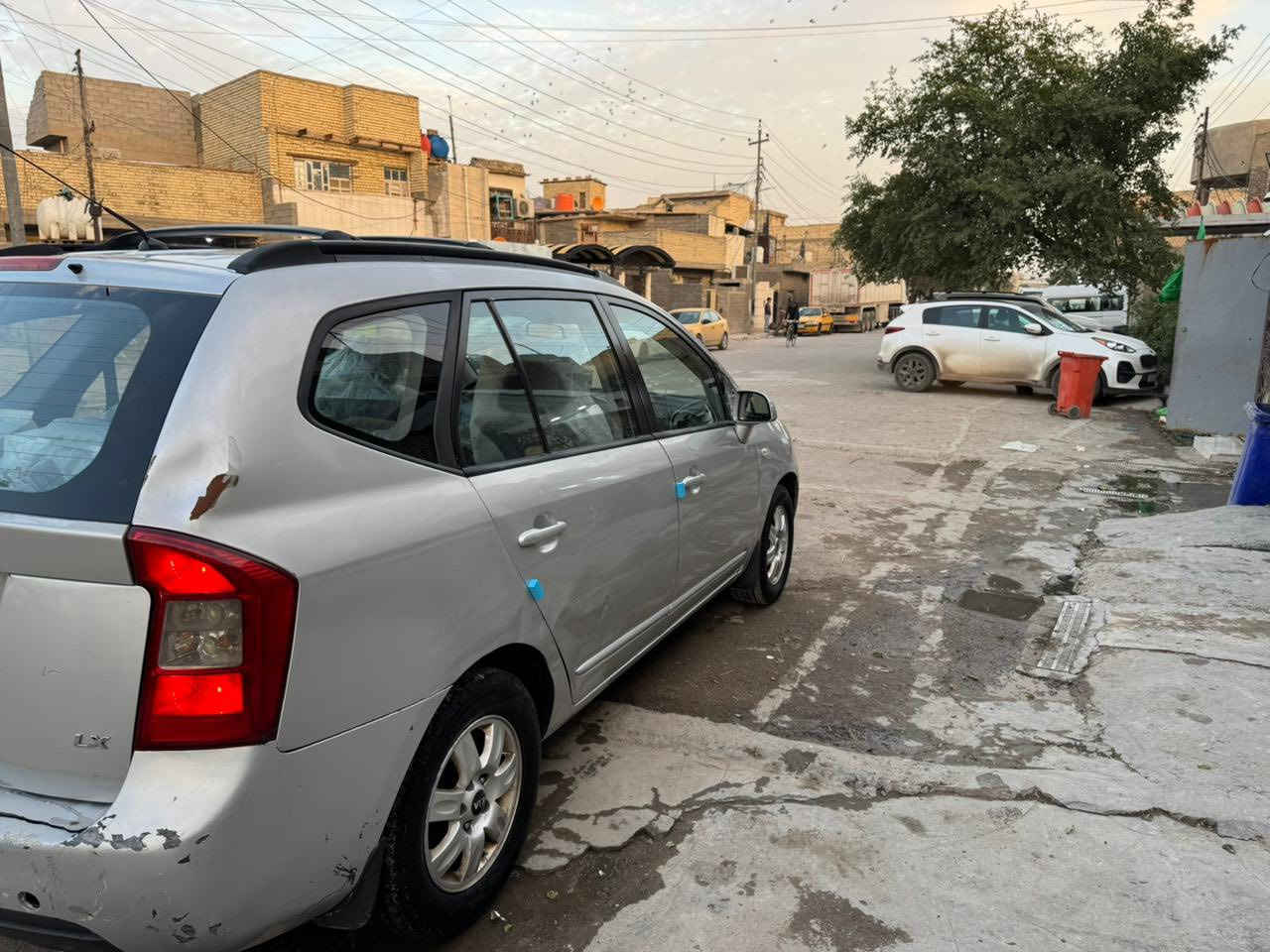 كيا كارينز للبيع موديل 2008 7 راكب وارد خليجي مكفولة من ضربه بيه مكانات صبغ ابيع حزام اثر جراد للجماليه محرك 2000 دوش والباقي كله مكفولة تبريد قطعتين محرك كير مكفولات صدر تخم تاير كله جديد رقم بغداد مشروع وطني السعر 75 ورقه مكان مكان سيارة بغداد الرصافة رقمي ‭0778 230 9022‬
