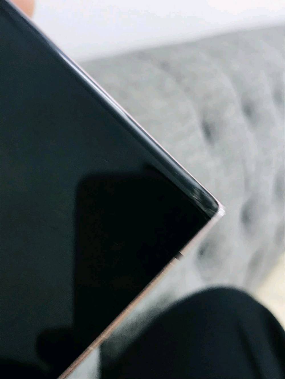 نوت 20 الترا دبل شريحه مكفول ذاكره 256 ملحقات فقط شاحنه شؤق اصوط عربي كلش حلو ومرتب وبي كسر بل كلاس بل اطراف ما ماثر ولا مبين ولا علي شي سعى 375 مكاني عماره 