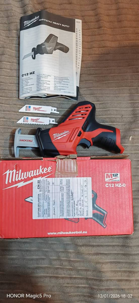 السلام عليكم
فريزة جديده  السعر 20 الف
مشار ترددي امريكي الاصلي بدون بطاريه
السعر 20 الف
*********** 
***********
يوجد توصيل لجميع المحافظات
