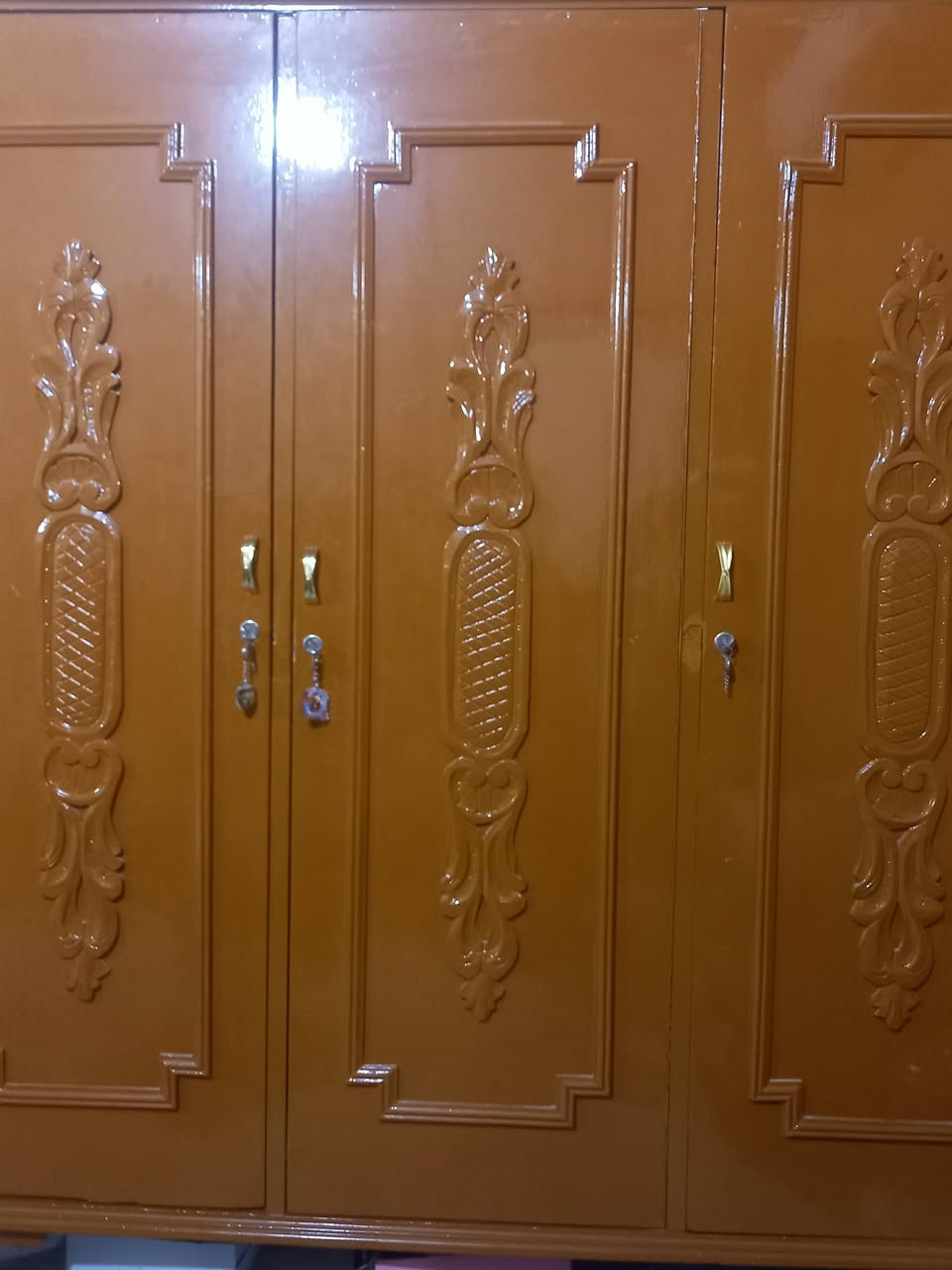 للبيع
كنتور خشب صاج ثلاث بيبان كل باب بي رفين 
قيم واخذ


**إذا كنت صاحب هذا الإعلان وتريد حذفه لأي سبب، رجاءا أرسل رسالة إلى الدعم الفني**