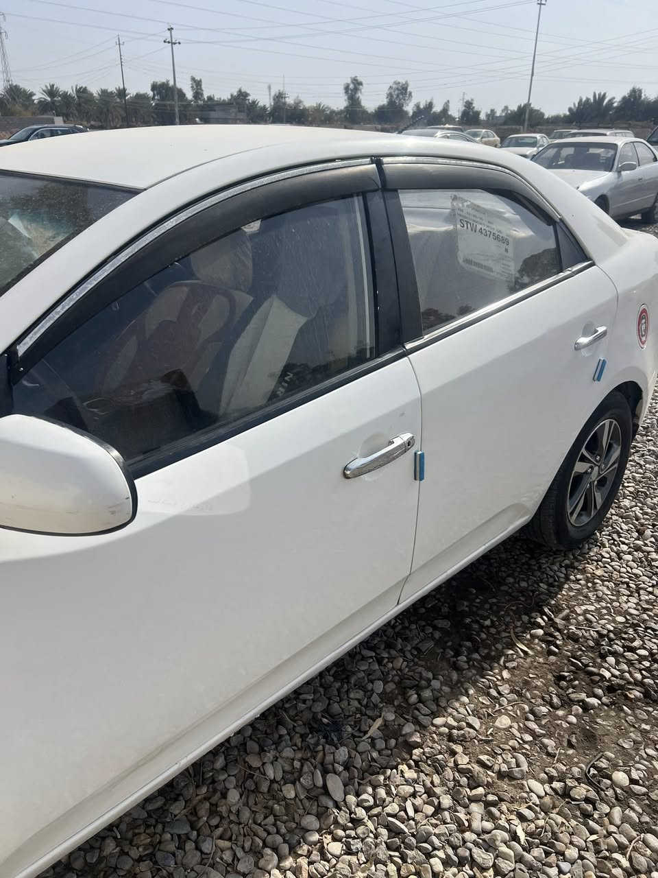 سلام عليكم سيراتو   2011 بيع قطعه نص باب خلفي جاهزه من كلشي  سعر96 ديالئ المقداديه *********** لا توجد فيس
