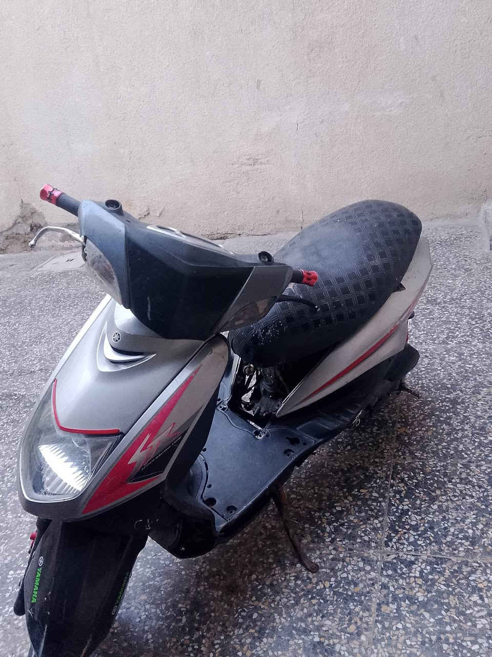 عليه ادامه كلج خلفي كلج امامي كبرتر بوشه58 وبستم تجفيت جديد
بس بيه صوت فيلسه يعني خير من الله
السعر 300 وبيه مجال بصيط 
مكاني بغداد مدينت الصدر
رقمي ***********
