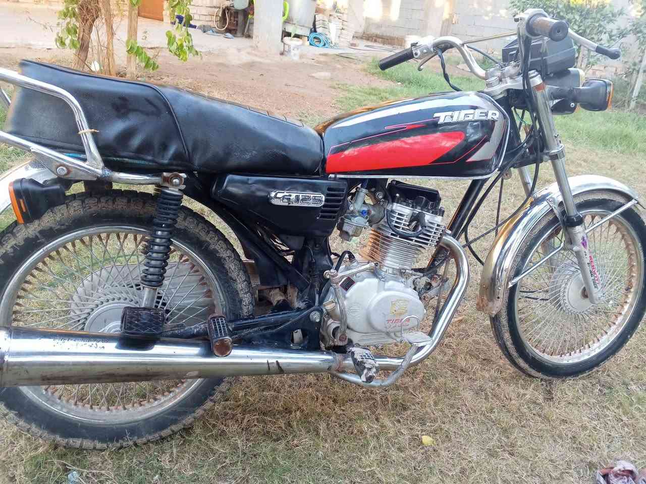 دراجه اربعه كير المكينه برغي مامفتوح بيها شرط النضافه فول دراجه شرط الطيران✈️ اوراق اصوليه موديل 19 لتواصل ***********وتساب السعر 500 وبيها مجال
