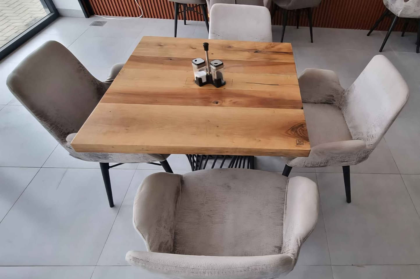 ميز طعام خشب صاج أصلي ثقيل مع كراسي للبيع السليمانية, العراق


**إذا كنت صاحب هذا الإعلان وتريد حذفه لأي سبب، رجاءا أرسل رسالة إلى الدعم الفني**