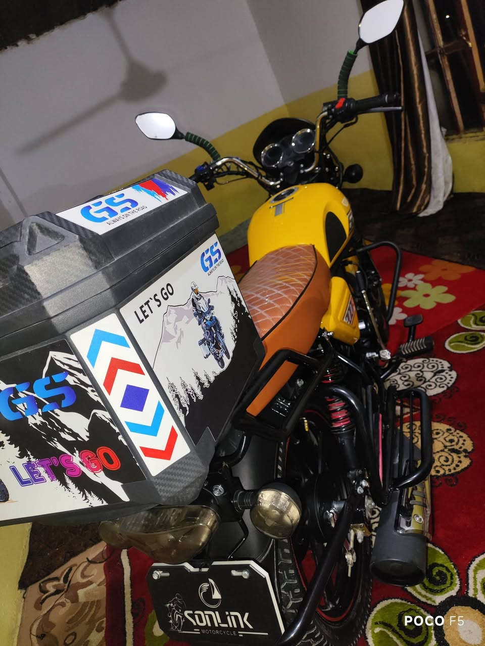 اسلام عليكم دراجه دايون للبيع السعر مليون و100 ادراجه نضيفه وضع شركه ماشيه 5000 للستفسار ***********
