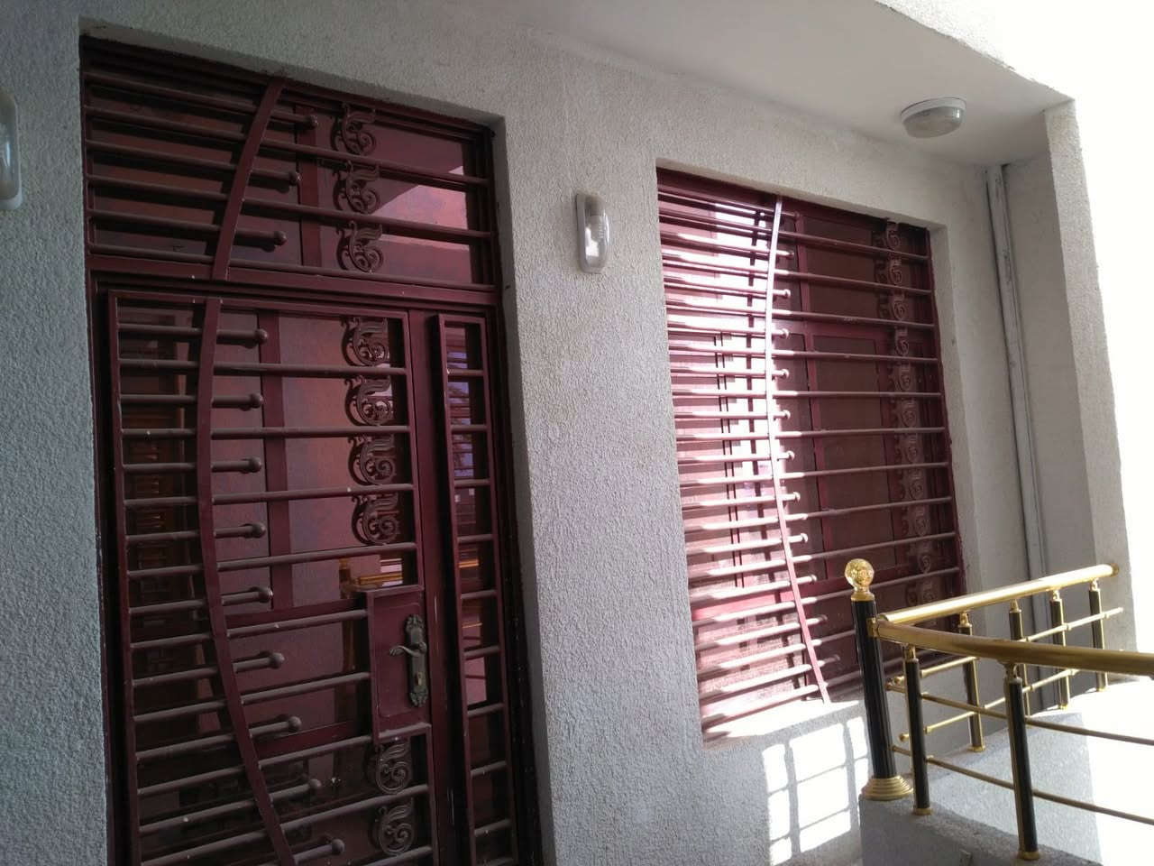 شقه للبيع طابق ٢ حي الجامعه قرب مدينة العاب جوي لاند  شارع الي مجاور جامع نجمة مساحة ١٢٠ متر واجهه ١٢ نزال ١٠ تحتوي على غرفتين نوم + استقبال + حمام داخلي وخارجي + مطبخ 
للاستفسار الاتصال على الرقم 
***********
