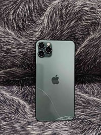 آيفون ١١ برو ماكس • ٢٥٦ • موصل ايسر