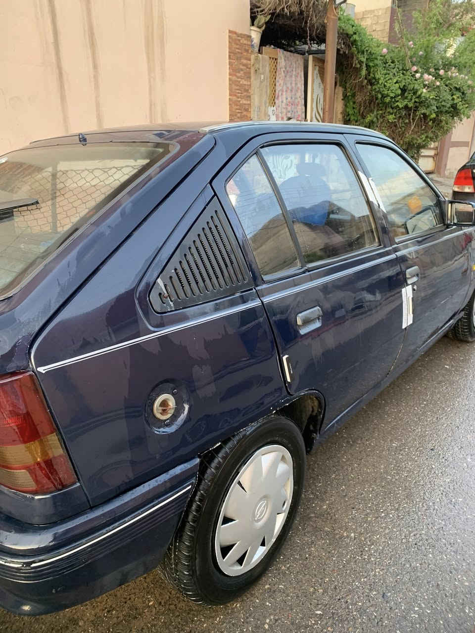 كاديت للبيع موديل 1991نضيفه جاهزه كير محرك شرط 
طخم تاير جديد اني الشرعي سياره كدام العين السعر 28 /***********/***********
