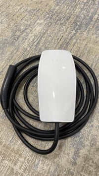 شاحنة تسلا 48 امبير اصلية اخر اصدار  تنربط بل تلفون وتتحكم بيها  سعر 4...