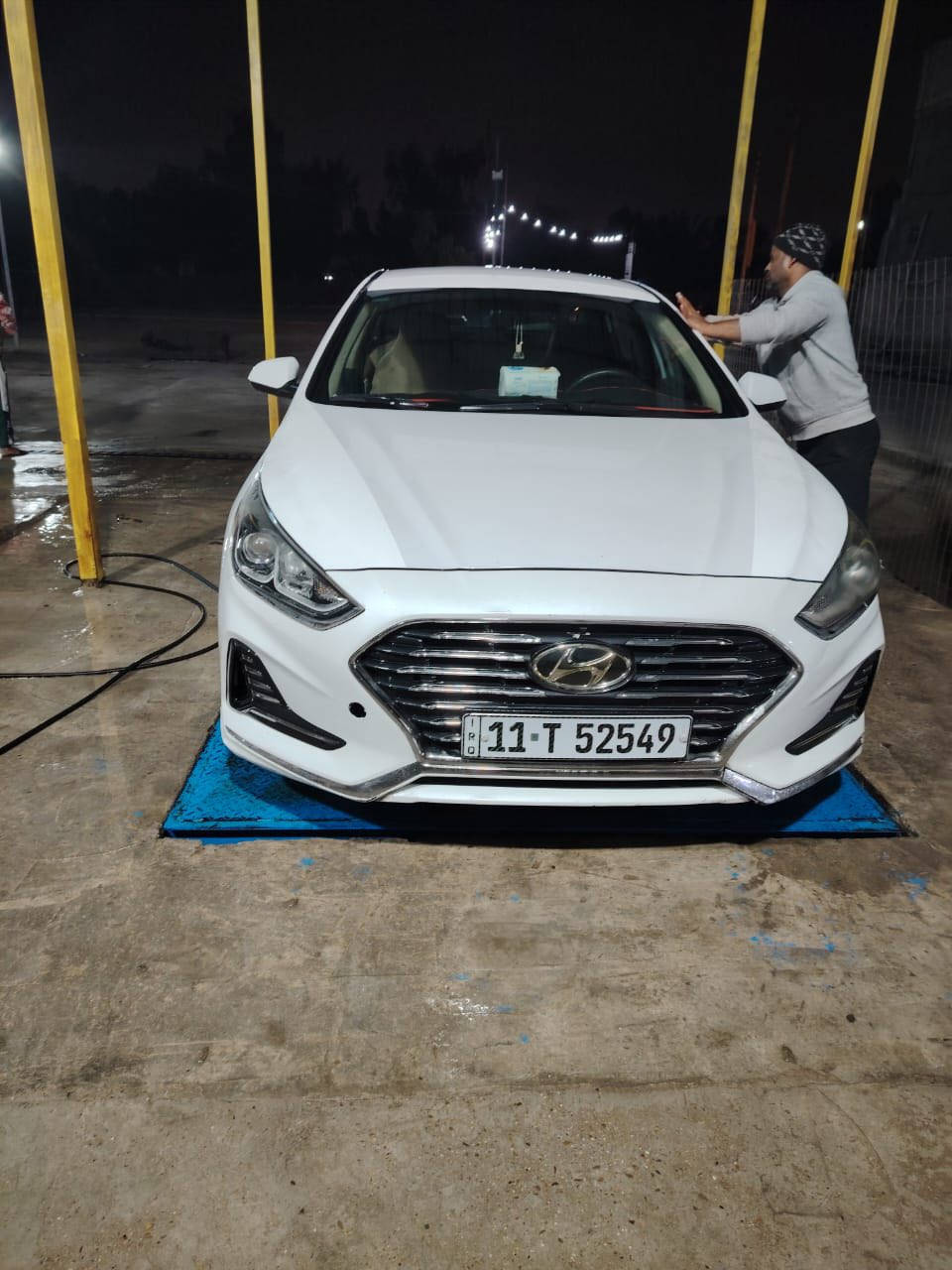 السلام عليكم سوناتا 2018 للبيع أو مراوس حسب القناعة مواصفاتها تحكم ستيرن كامرة دواره شاشة جبيرة رادار جانبي 3 أنظمة قيادة محرك gdi 2400 بيها تكشيرة بكصة القمارة وشوية بالبنيد ومضروبات قابلون على كدهن ماشية رقمها إنكليزي بأسمي السعر 127 للاستفسار *********** مكاني الكرخ
