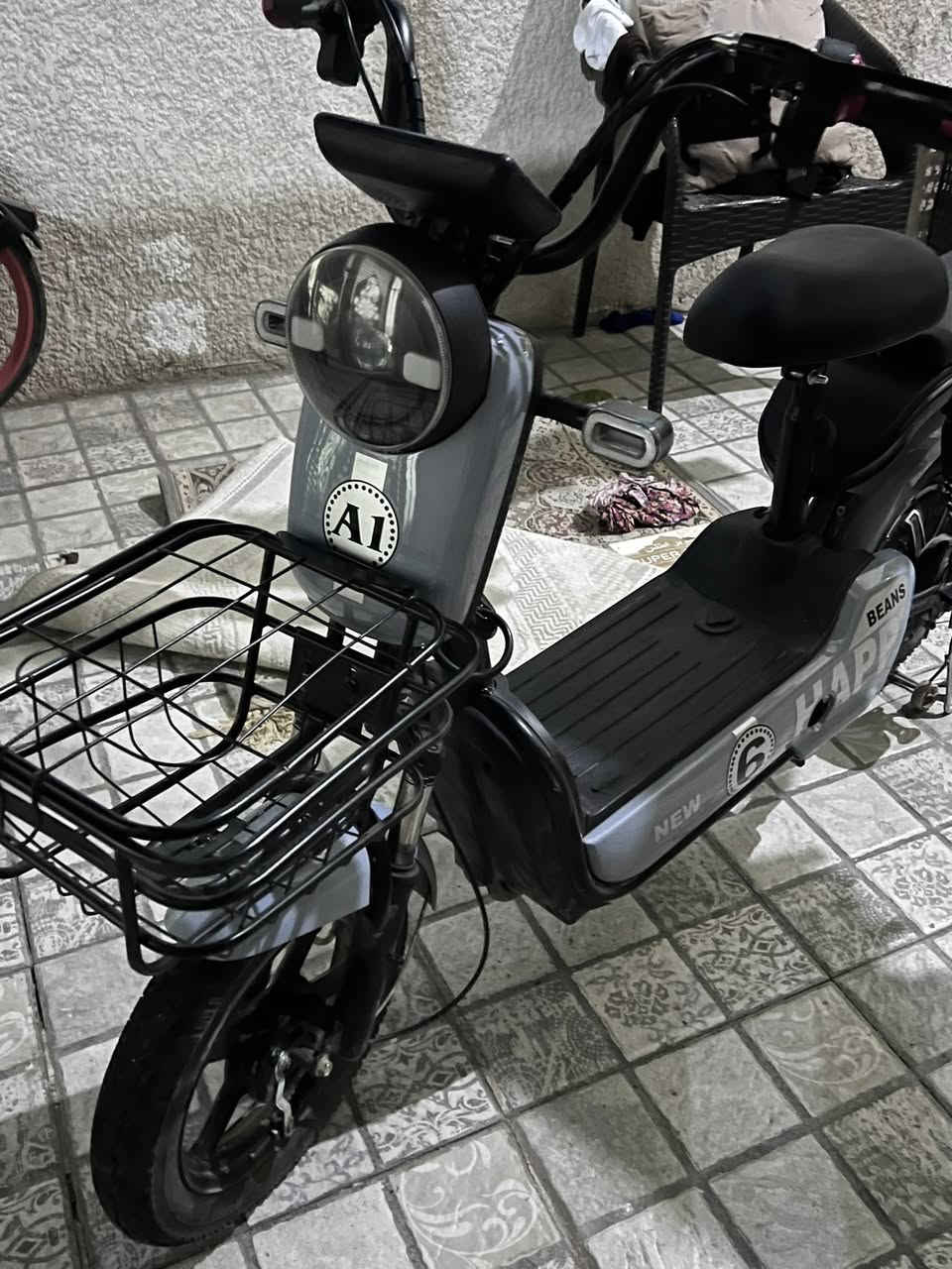 السلام عليكم دراجة شحن happy أربع بطاريات تمشي بالشحنة الوحدة ٦km الدراجة استعمال قليل شهرين فقط مواصفتها مثبت سرعة أشاير بلوتوث تتحمل وزن ١٠٠ كيلو ستاند حامل الموبايل شاشة كشف اعطال تجي بصمة وسويج السعر 185 وبيهة مجال بسيط للاستفسار *********** مكاني الكرخ
