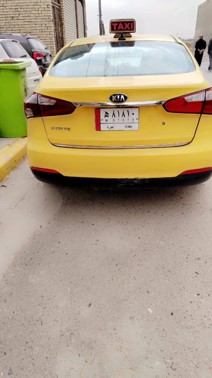 السلام عليكم 
سياره نوع فور تي
موديل 2015 وارد امريكي 
مكينه دوش كير نوعيه ممتازه 
قفل عن بعد 
ماشيه 194ميل 
السعر: 110
وبيه مجال للشراي 
للاستفسار اكثر
*********** بغداد, العراق
