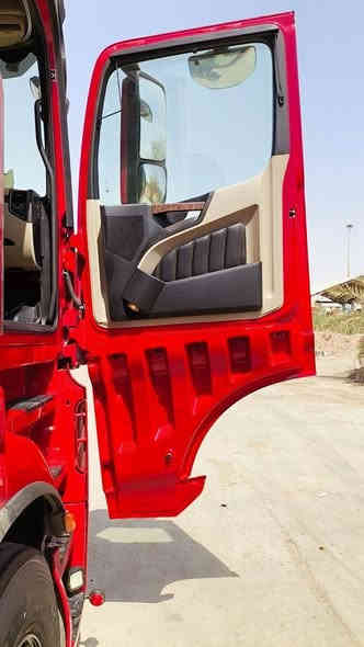 اكتروز وحش للبيع موديل ٢٠١٦ مواصفات السيارة :
ـ سكس ويل جوبلس  اكسن جي اف
ـ قماره شاصي بلاديات 
 ـ تبريد هايبرد وعادي 
ـ منظومة طاقة شمسية
ـ تلفزيون وستلايت
ـ ثلاجة داخلية
 ـ كامرة حساس
 ـ دبل منامية 
ـ كير ١٦ نمره كهربائي
 ـ حجم المحرك ٥٨ 
ـ شاصي ٣٣ 
ـ مربوطة عربانه خمس محاور  اجناب
 ـ رقم سليمانية باسمي 
ـ تسجيل جديد
ـ تخم تاير وسيارة جاهزة للشغل
- بيع راس او عربانه او كاملة 
ـ العنوان  : بغداد / كاظمية
ـ للاتصال : *********** واتساب او اتصال
               ***********
