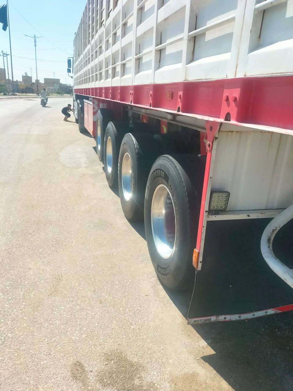 السلام عليكم عربانه جناب للبيع تخم تاير مكان الناصرية
***********
