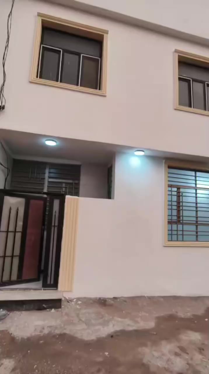 ٥٠ م فرع مجمع الرحمن عمود ١٠٤ السعر ٨٠ مع مجال قفل ٧٧
للاستفسار ***********
