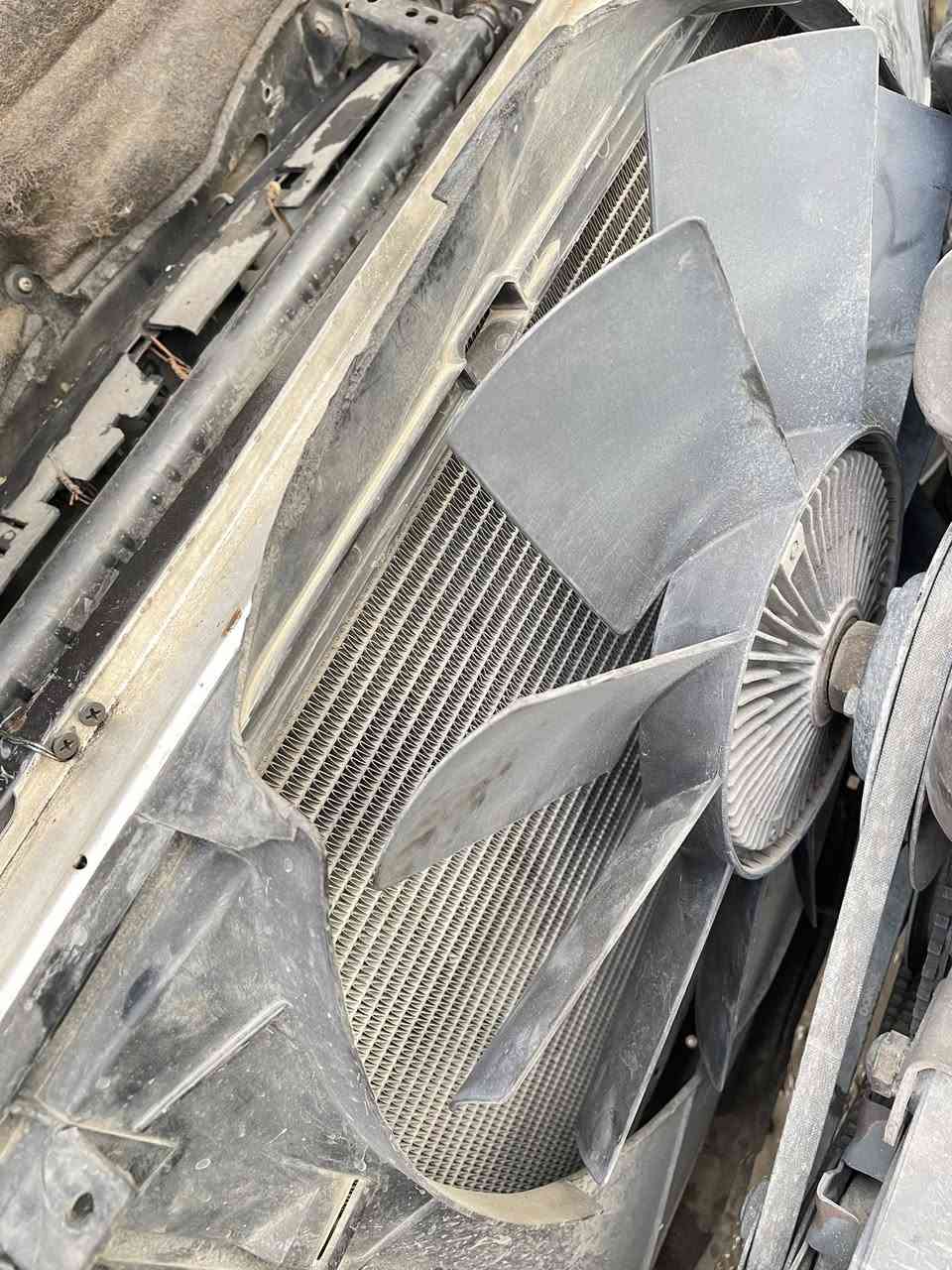 بي ام 535. حجمها مكينه قبل سبوع شادها جديده كيرها مفلش لاويل بم يعني متمشي حاليا. ابيع كوم حديد لان راعيها يوميه باجر وباجر.   احولك ويوميه عذر ابيع. هيج صوليه ارقام وسنويه وتكفل من كلشي مكاني محموديه السعر 18 ورقه قفل قفل
  لو تفصخها هم تجيب20  ورقه اقل شي بس ماعدي مجال 
***********
