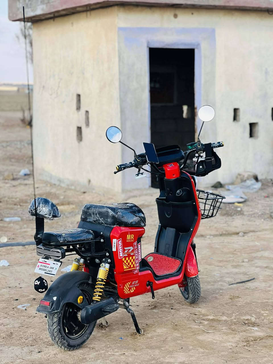 سلام عليكم للبيع موطور شحن R9  برو ماكس بطارية 32امبير سرعه 109و 4نمر نضافه فولل مستخدم شهر ونص السعر 550بي مجال شي قليل رقم الهاتف ***********... المكان الشرقاط قريه شكرأ
