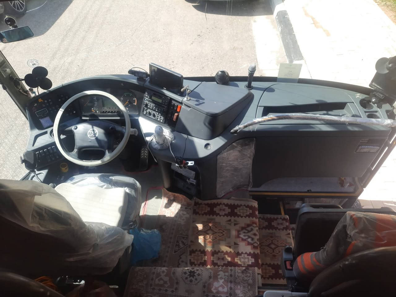 السلام عليكم جي تية للبيع مكينة ٨ ثمانية كير سطر ٥٩ نفر
موديل ٢٠٠٦ اصل تبريد صيني السيارة مفحوصة عترقيم 
السيارة جاهزة  مراوس بجمسي أو بيع
الرقم للأتصال:
***********
