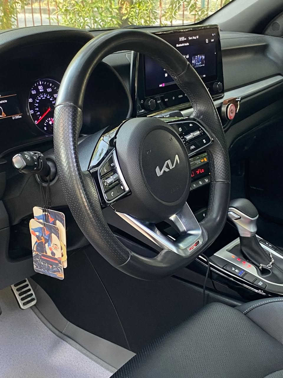 السلام عليكم للبيع فورتي موديل ٢٠٢٣ جيتي لاين فول واحد على واحد سياره جديده واحدثها جدا بصيط صور الحادث بل منشور 
فتحه 
بصمه كشنات جلد تدفئه تبريد 
ويل كب ١٨ 
مكينه دوش للمرغوب 
لايت بك لايت LED فول زنون 
فول مواصفات للخير السعر ١٧٠ وبيها مجال 
***********
