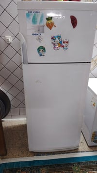 ثلاجة بيكو ١٨ قدم ماطور جديد بس بيها ليك.. السعر ١٠٠ الف 07738501061