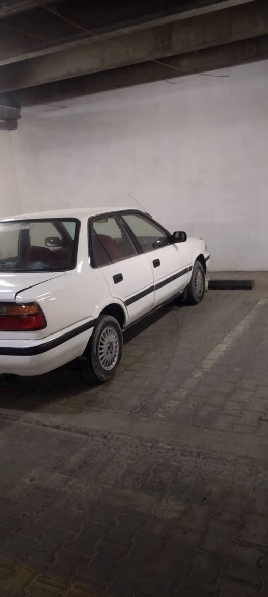 السلام عليكم سياره للبيع تويوتا كورلا مديل 1991سياره كشرته تخبل الله شاهد مكينه وكير كفاله السياره اصوليه سنويه منتهيه ماعليهه ولا ربع غرامات راعيه يريد تحويل حداده 90/100كهربائيات شغاله من الطول للطول تبريد مايشتغل يرادله منضومه كامله مكاني البصره السعر 48وبيهه مجال قليل كلش كلش ***********
