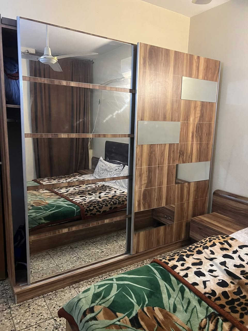 غرف نوم تركي كلمن وسعره.


**إذا كنت صاحب هذا الإعلان وتريد حذفه لأي سبب، رجاءا أرسل رسالة إلى الدعم الفني**