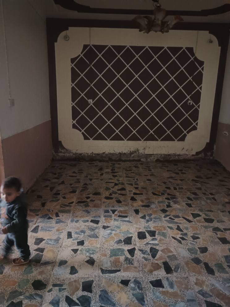 السلام عليكم 
بيت البيع 
حي اور قرب سيد صدام 
مساحه 200
يتكون من غرفتين صاله مطبخ وصحيات خارجيه استقبال 
الرقم *********** آفاق, القادسية
