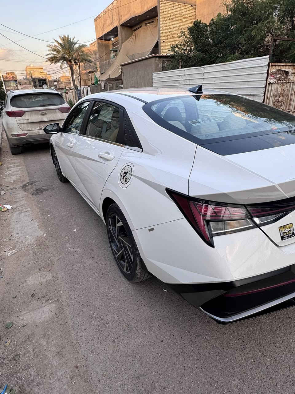 السلام عليكم 
النترا 2024 وارد خليجي نص فول 
المواصفات فتحه سقف 
مري جانبيه كهرباء
حساسات اماميه خلفيه كامره خلفيه
تحكمات ستيرن 
شاشه اندرويد اوتو وابل كار بلي
محرك 2.0 دوش 
السياره مكفوله من الحادث بيها فقط تصليح على البارد شواصي ولغود وكير ومكينه مكفولات
ممشى السياره  
64150km قابل للزياده 

مكاني بغداد الامين الثانيه 

رقم ***********
السعر 170$

