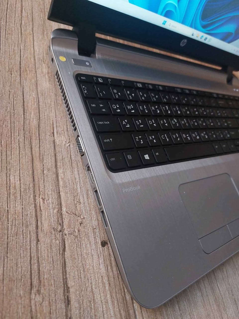 Hp 15.6 
HP probook 450 G3 الجيل السادس شاشة حجم كبير
مناسب للدراسة والبرامج المكتبية والطباعة والتصفح
. 
السعر 235 الف مع التوصيل
.
النظافة شرط اخو الجديد وعل الفحص وين متريد 
……………………
  لابتوب من الجيل السادس   hp 450 G3
 المعالج Core i5-6200U 
 ذاكرة الوصول العشوائي (الرام) 8G 
 التخزين( الهارد) SSD 256GB 
 مقاس شاشة(حجم الشاشة)  15.6 انج 
 منفذ HDMI & TYPE C 
مشغل أقراص DVD 📀 
 كيبورد  عربي انكليزي 
 تصميم جميل وانيق وجه ستيل

………………………………… بغداد, العراق


**إذا كنت صاحب هذا الإعلان وتريد حذفه لأي سبب، رجاءا أرسل رسالة إلى الدعم الفني**