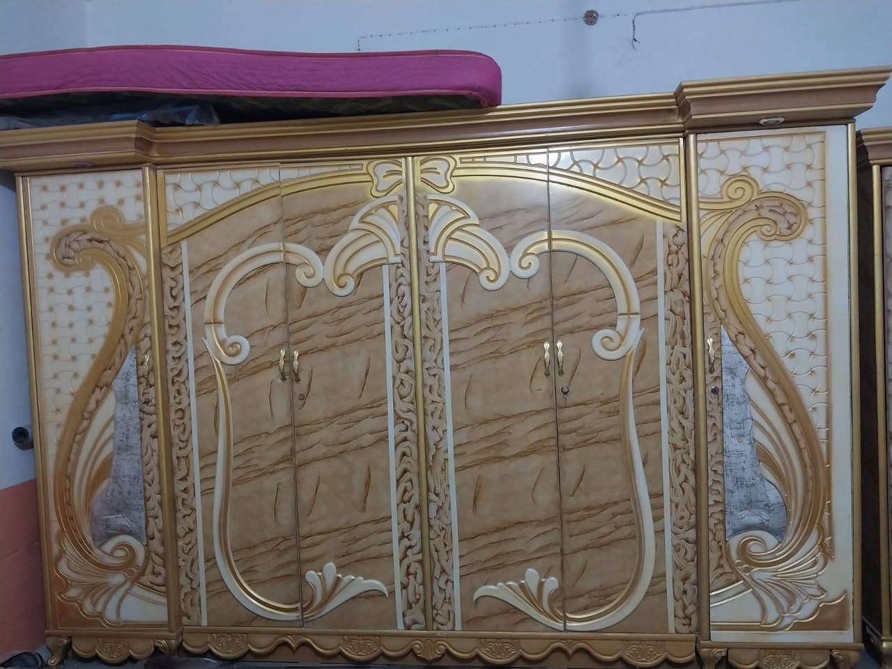 غرفه كامله جربايه والتاج مالتها وكنتور 6 بيبان زاويه وميز مرايه استعمال قليلل + جربايات ثنين نفر واحد


**إذا كنت صاحب هذا الإعلان وتريد حذفه لأي سبب، رجاءا أرسل رسالة إلى الدعم الفني**